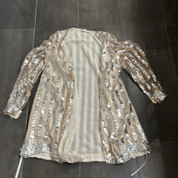 Fun sparkly outfit - Picture 7 of 17